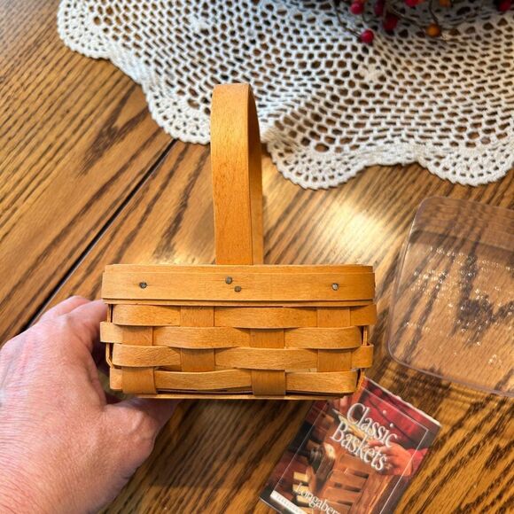 Longaberger 2002 Tarragon Booking Basket with Fixed Handle with protector - Picture 3 of 4